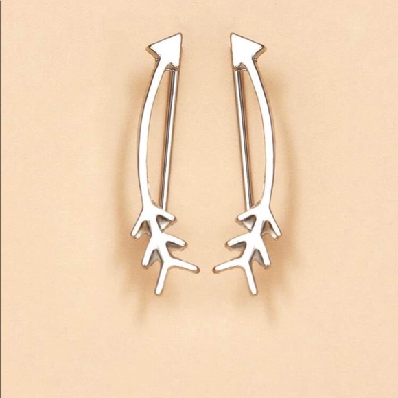 New arrow design earrings - Picture 2 of 3